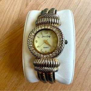 Jessica Carlyle ladies gold tone hinged cuff bracelet watch NEW BATTERY